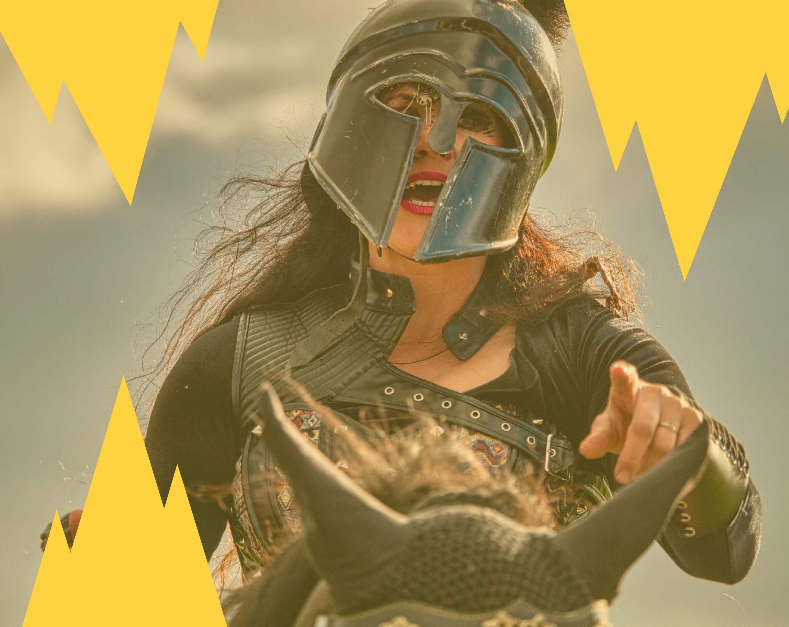 une femme sur un cheval, armée d'une armure, qui représente la protection émotionnelle