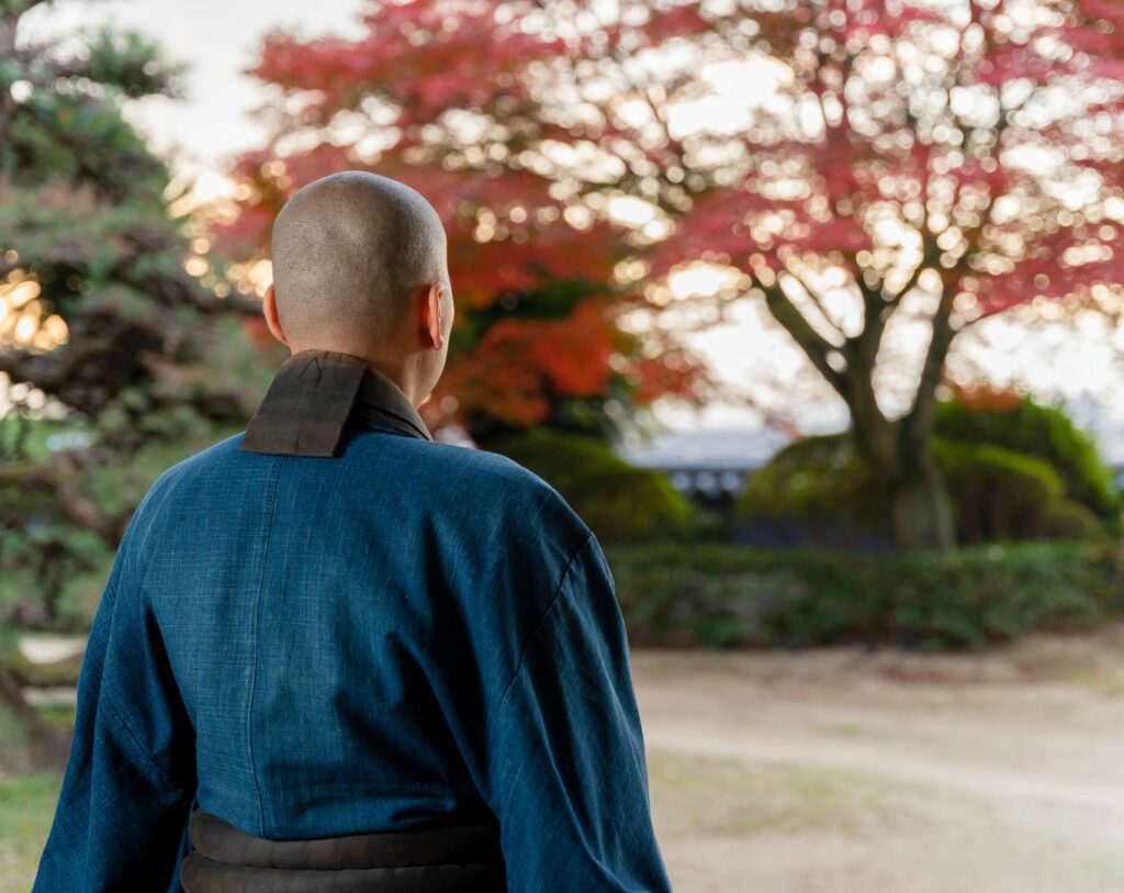 La pratique de la philosophie zen passe aussi par le zazen, une méditation assise