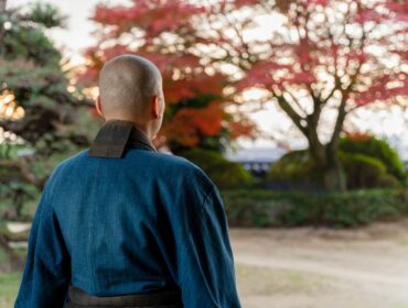 La pratique de la philosophie zen passe aussi par le zazen, une méditation assise