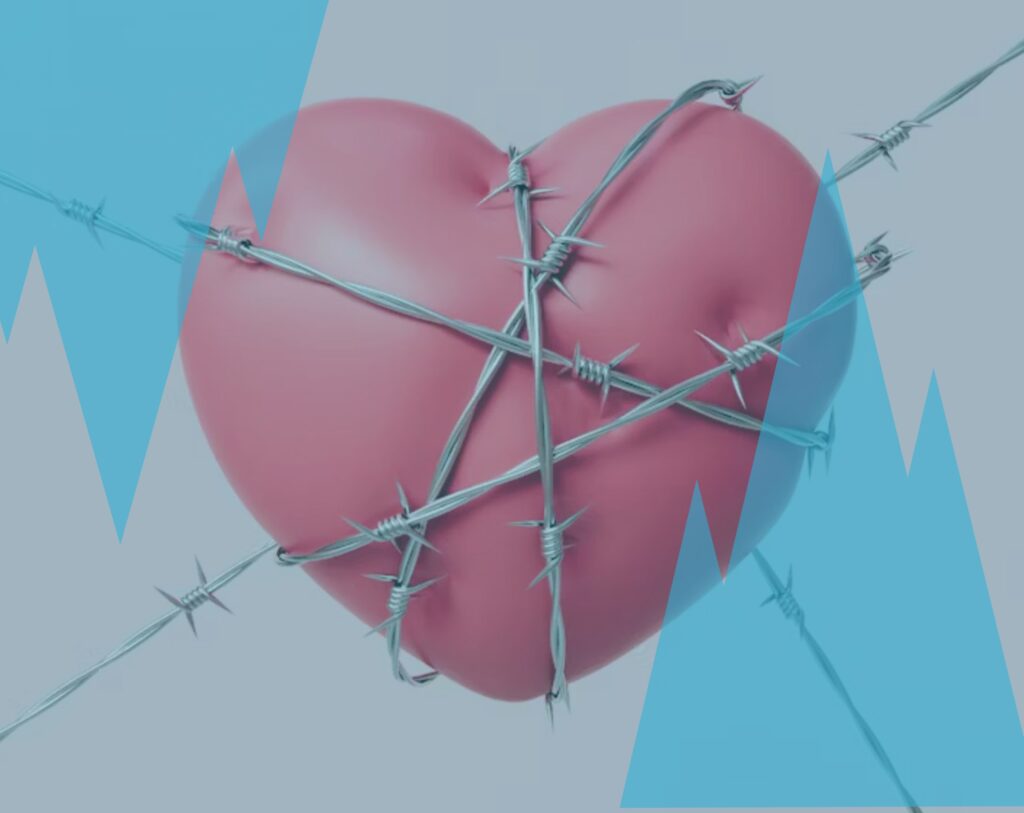 Cœur rose entouré de barbelés, symbole de douleur amoureuse et du fait de toujours penser à ton ex après une rupture.