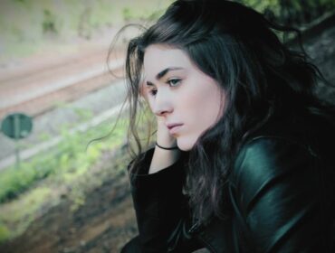 Les fantômes du passé : pourquoi ton ex reste ancré dans ta tête ?
