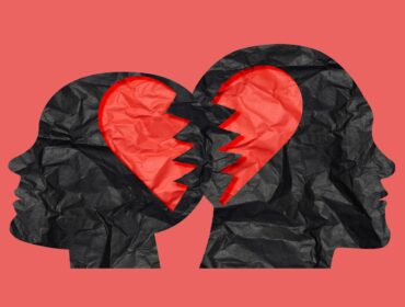 Deux profils humains séparés par un cœur brisé, illustrant la douleur d'un chagrin d'amour