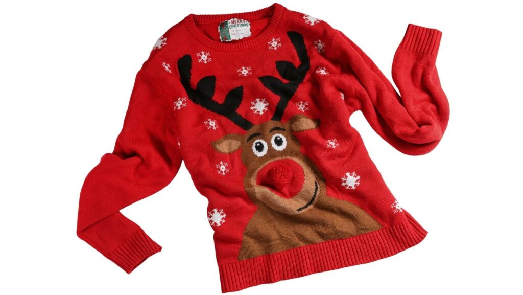 Un pull de Noël moche que l'on t'invite à porter pour notre défi du calendrier de l'Avent introspectif spécial développement personnel